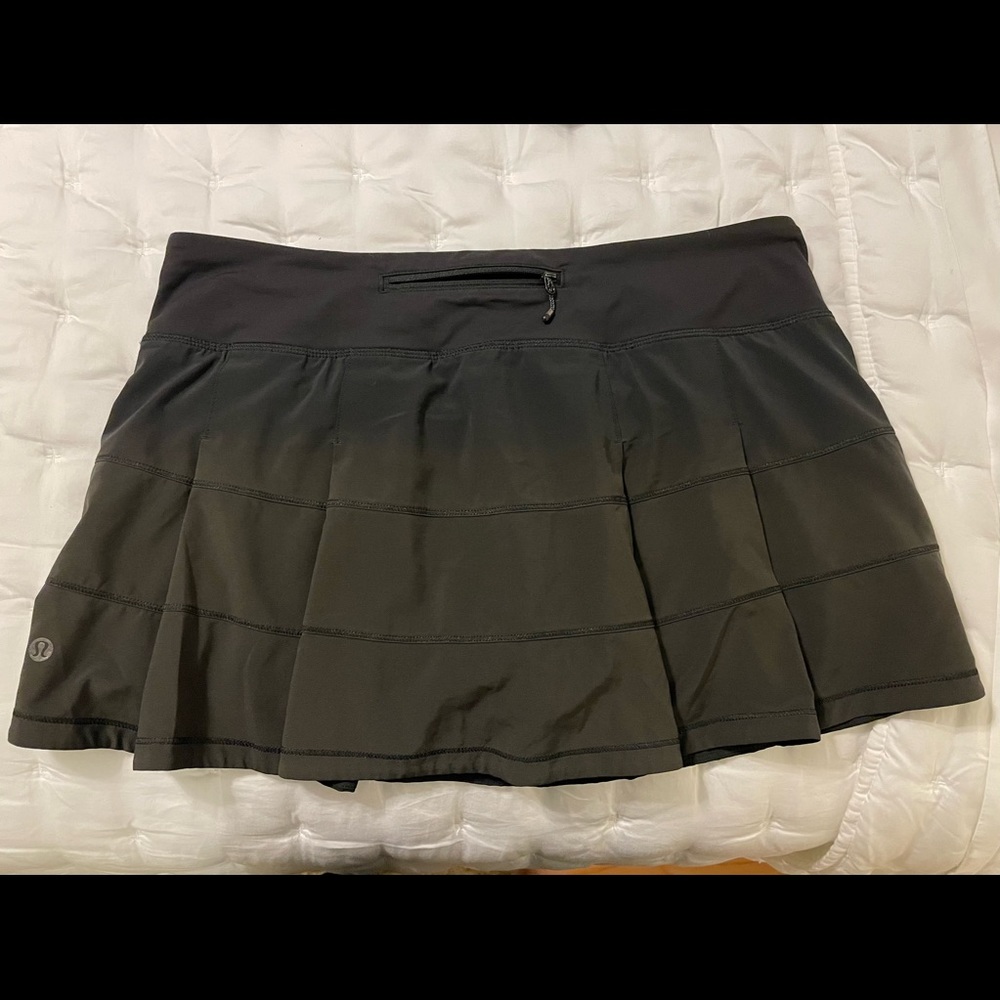 Lululemon Pace Rival Mid-Rise Skirt. Sz 10 Black